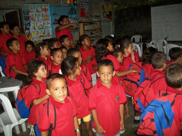 Estudiantes en actividad educativa